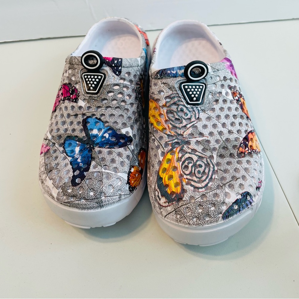 Slip On Shoes Size 7/8.   ($3 with $10 purchase)